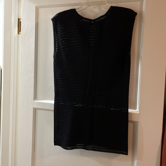 You can wear it as casual or with tights it’s a see-through. - Picture 2 of 2